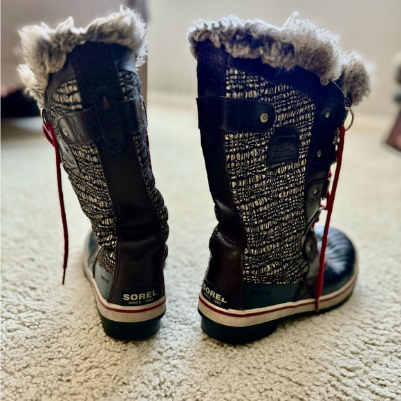 SOREL waterproof boots - Picture 2 of 5